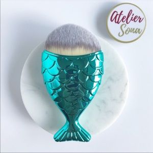 TODAY ONLY!! Mermaid Fishtail Brushes - Teal